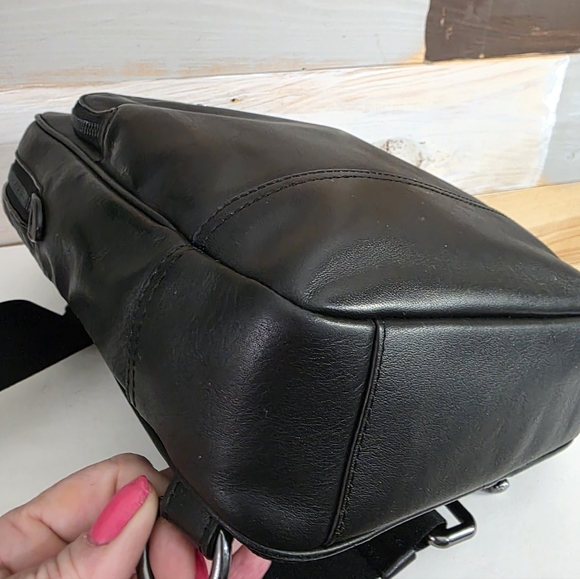 Coach Graham Pack in black leather  versatile sling or Crossbody Unisex - Picture 9 of 14